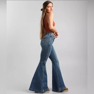 Wrangler Women’s High Rise Flare Jeans 26x34 Retro 75 Years Hemp Blend